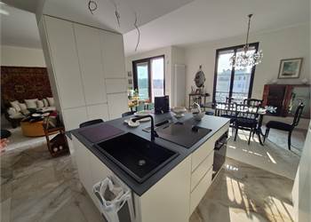 11-1055 Appartamento ristrutturato. Finiture signorili