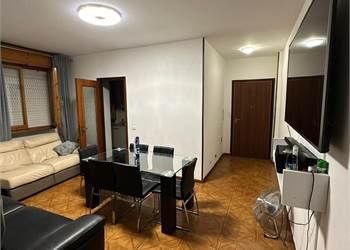 11-1057 Adiacenze Maserati. Appartamento con 3 camere 